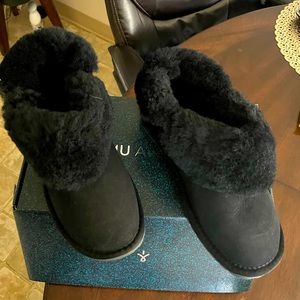Emu Australian slippers, never worn